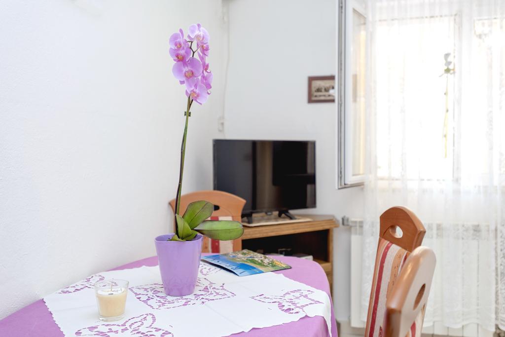 Apartment Oaza Vrboska Exterior foto